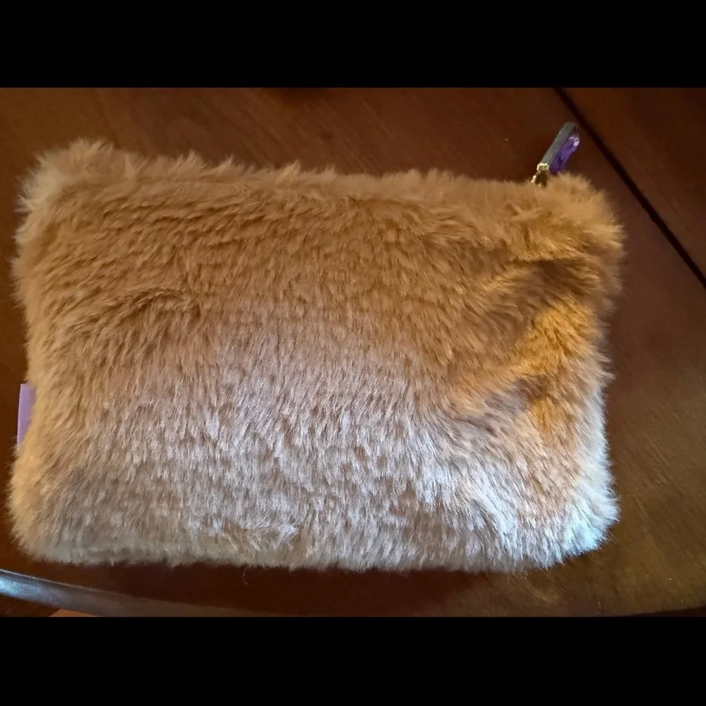 💙 4/$20 Ipsy Tan Faux Fur Cosmetics Bag